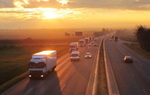 ¿Cómo se Sobrepasa un Camión en La Carretera Con Seguridad?