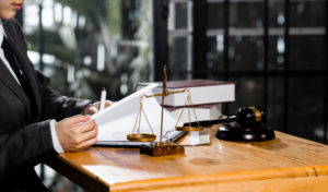 What Does a Personal Injury Lawyer Do?